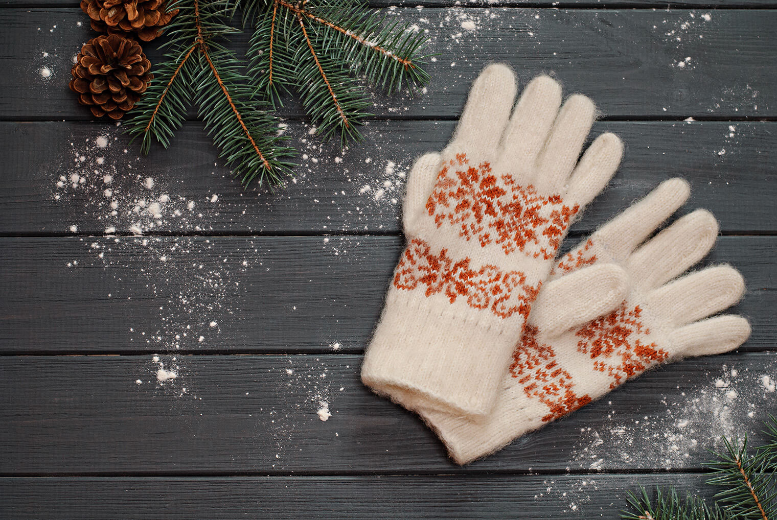革手袋や毛糸の手袋の収納時のお手入れと保管方法。次の冬も美しく！